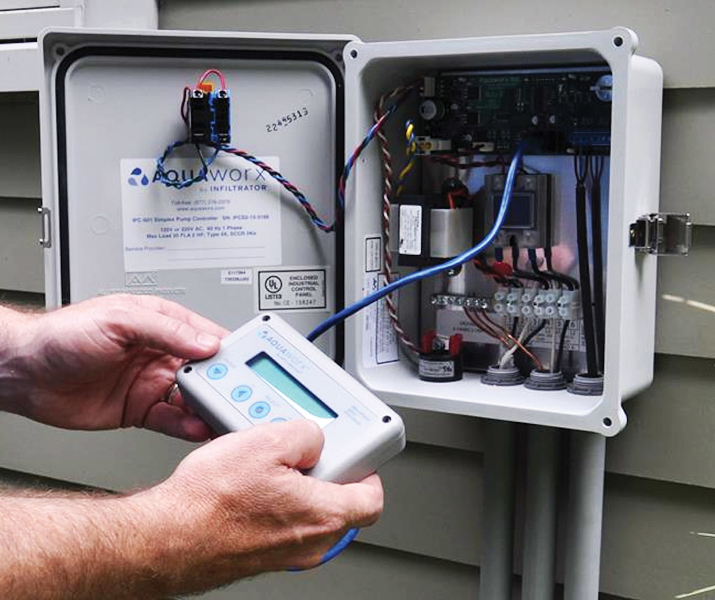Controls/Control Panels - Aquaworx by Infiltrator Intelligent Pump Control Panel