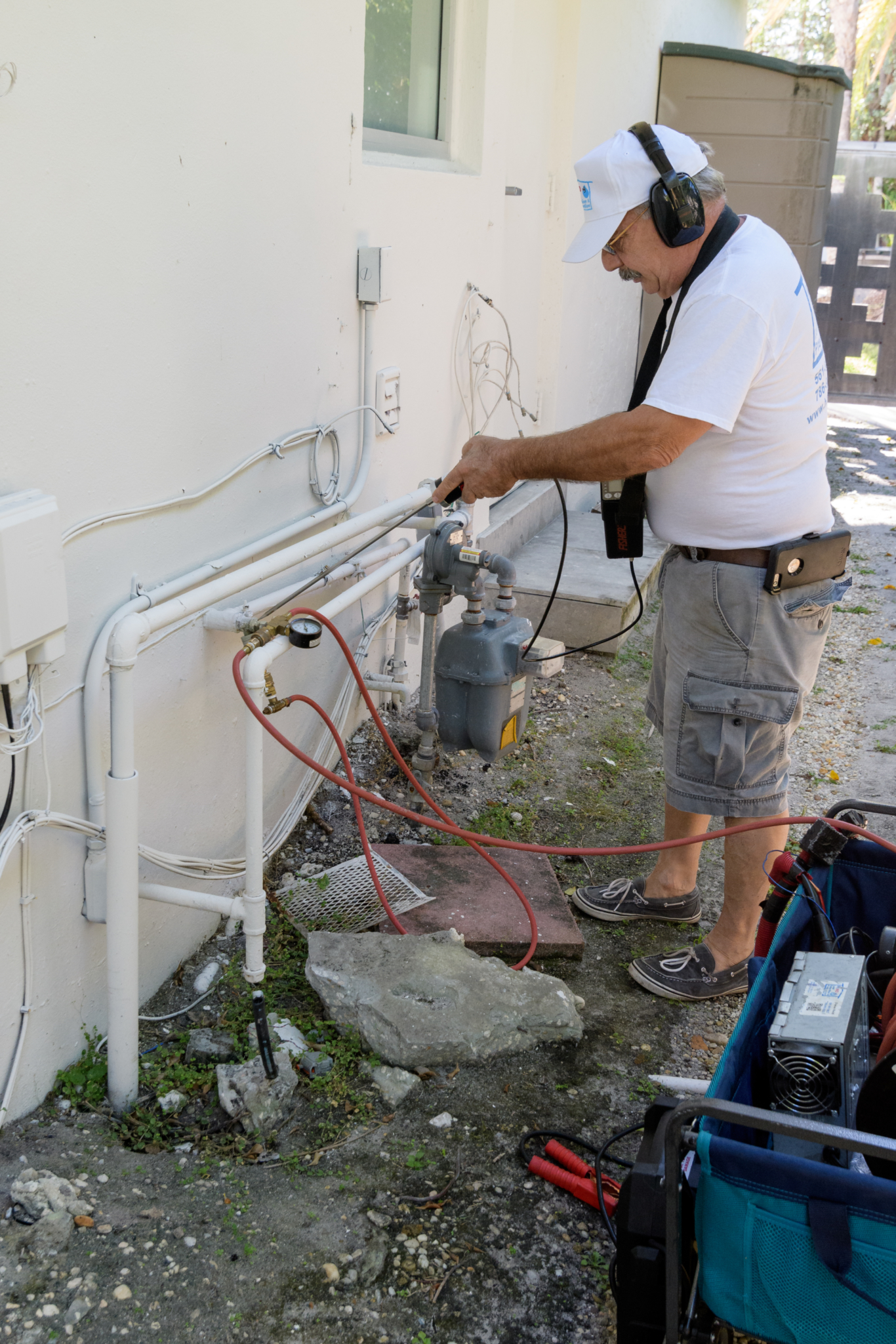 Herrera plumber h2no miami 39 180508 150627