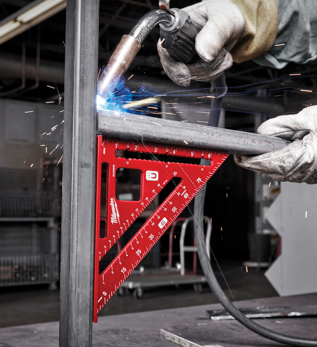 Milwaukee tool 7 inch magnetic rafter square
