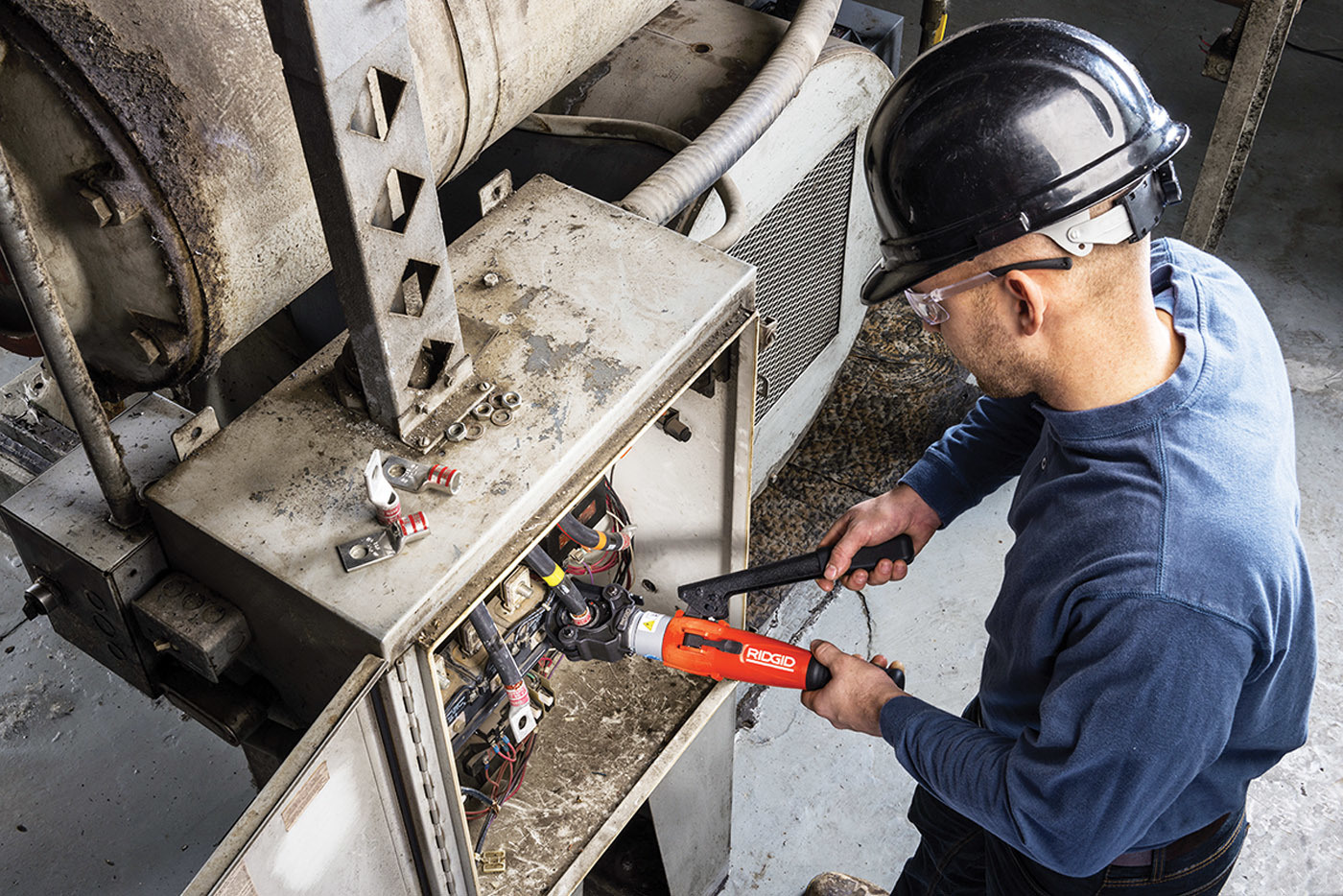 RIDGID manual hydraulic crimp tool