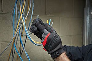 Milwaukee Performance Gloves Small