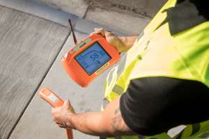 AC 200 Schulterblick 3